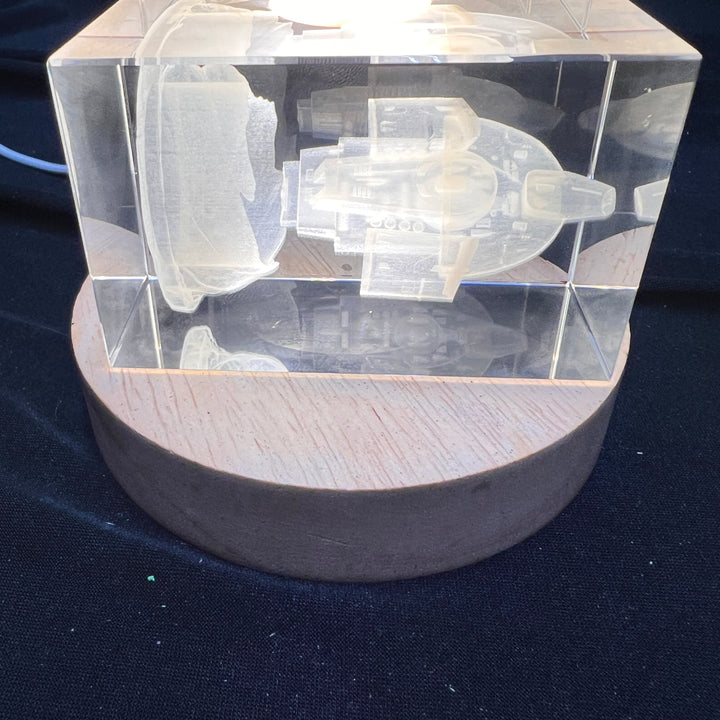 USS Defiant NX-74205 Vaisseau cryogénique lumineux