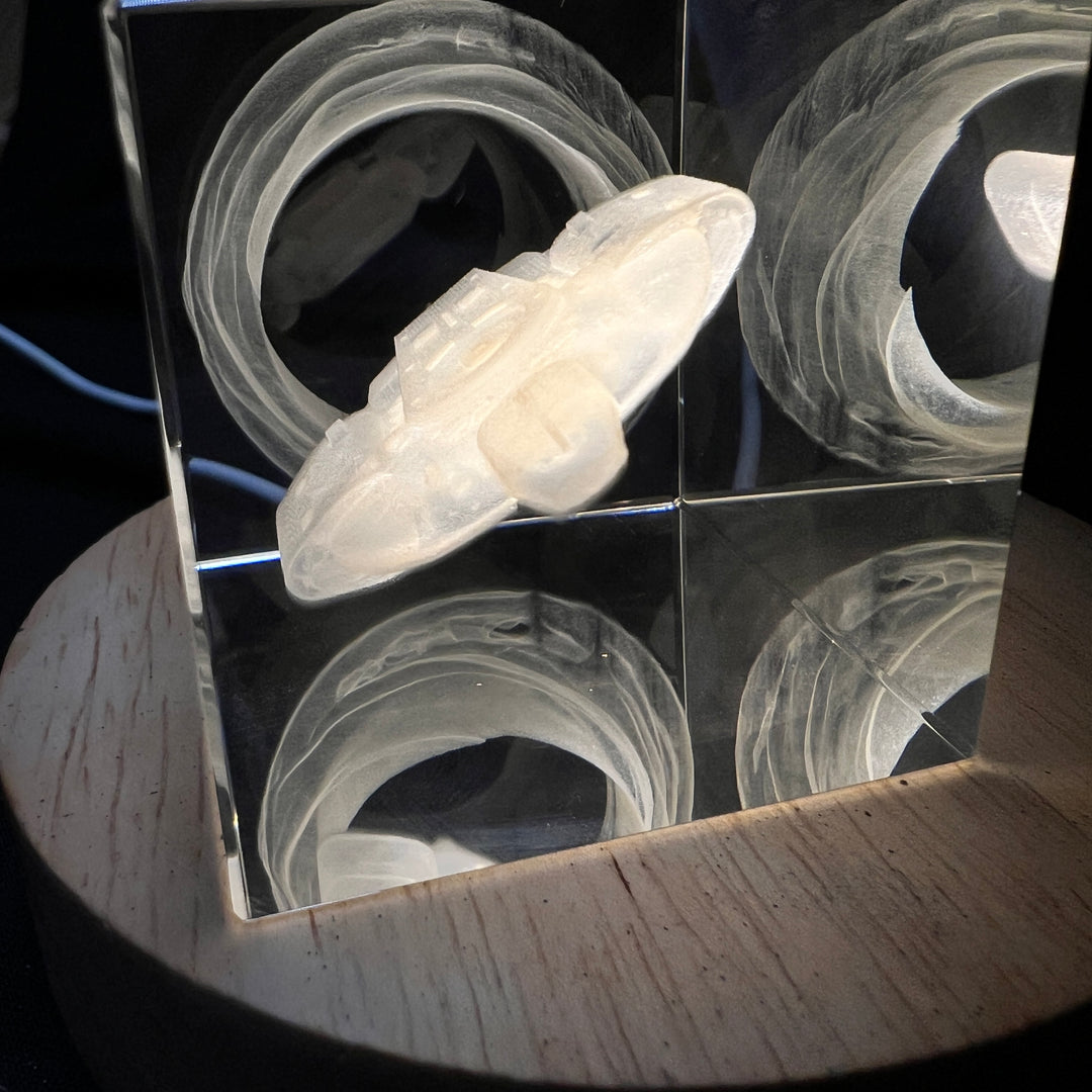 USS Defiant NX-74205 Vaisseau cryogénique lumineux