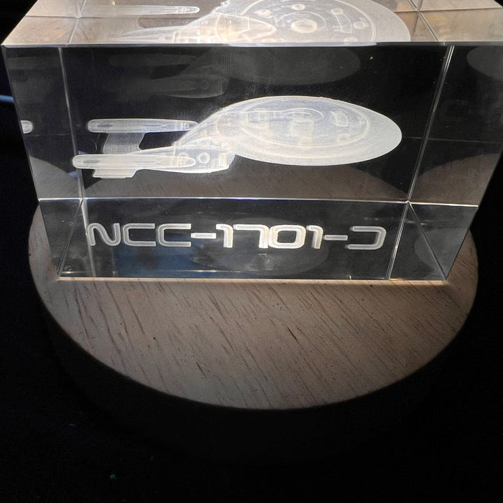 Vaisseau spatial Star Trek NCC-1701-D lumineux Cryo