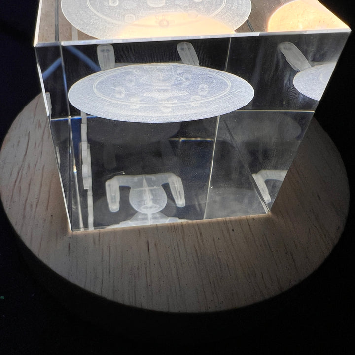 Vaisseau spatial Star Trek NCC-1701-D lumineux Cryo