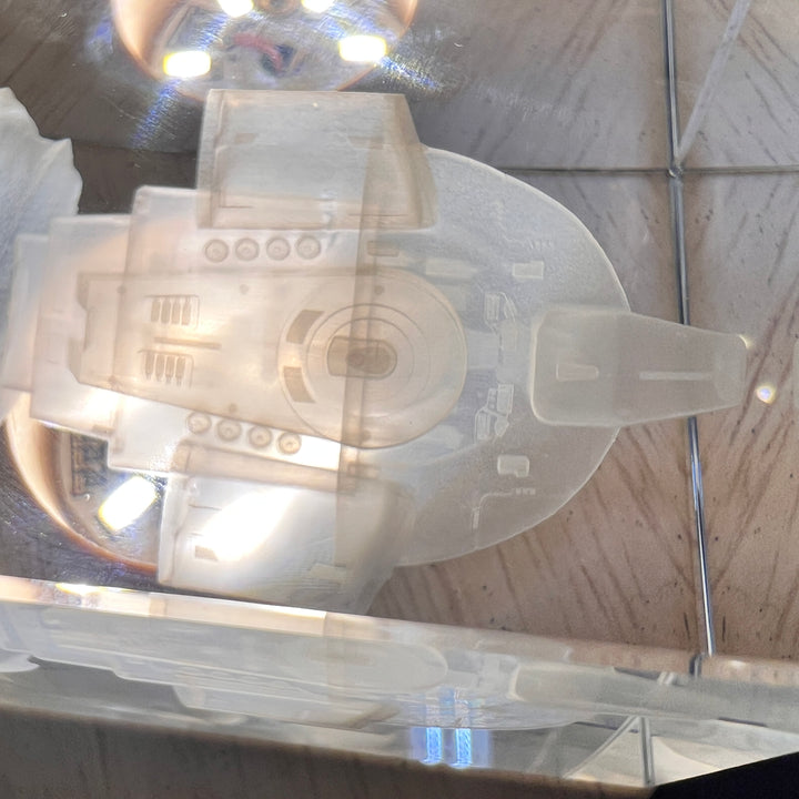 USS Defiant NX-74205 Vaisseau cryogénique lumineux