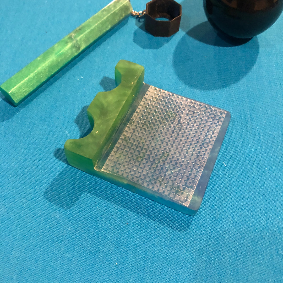 2 Cue Pool Claw Resin Blue and Green With Matching Chalk Holder Billiards