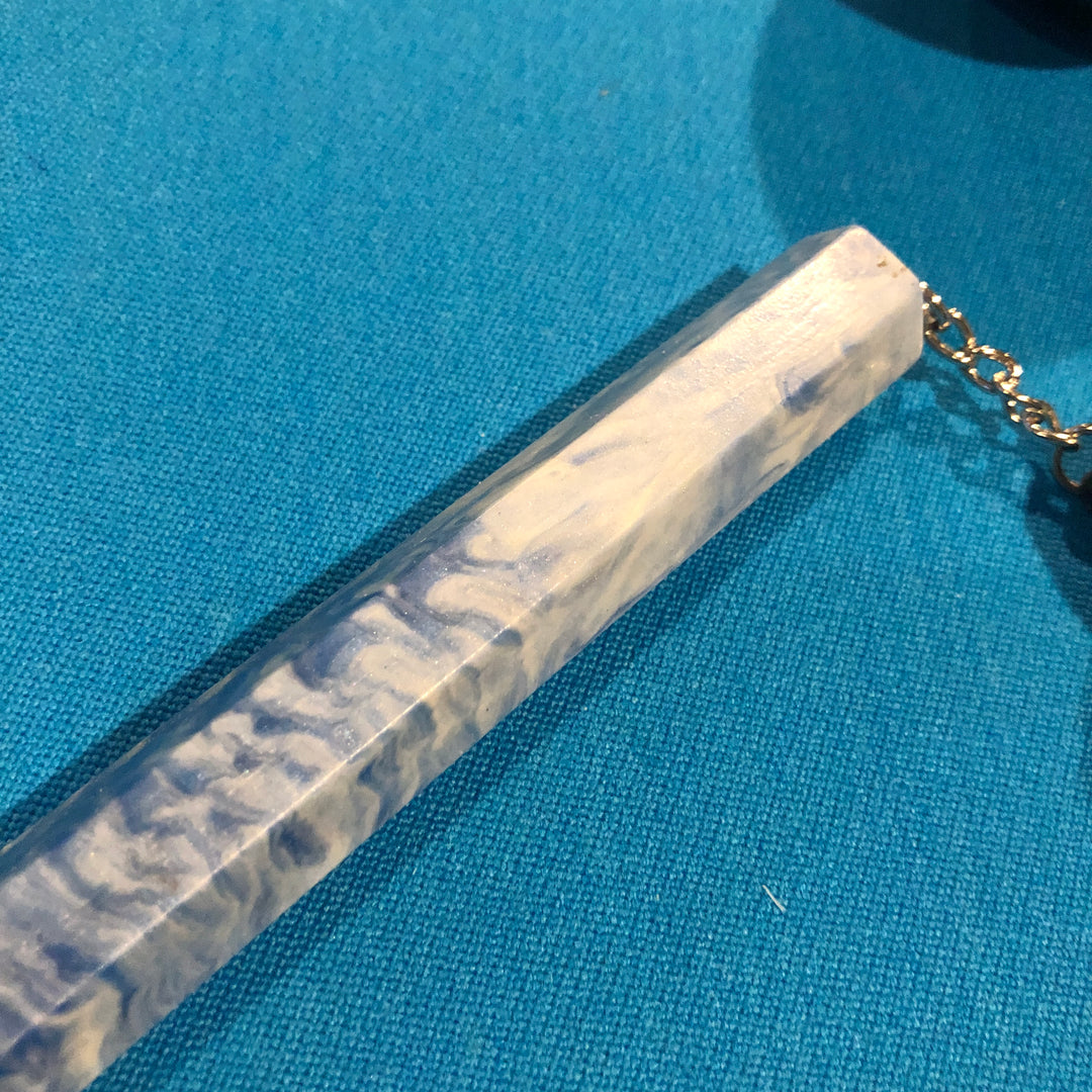 2 Cue Pool Claw Resin Blue and White  With Matching Chalk Holder Billiards