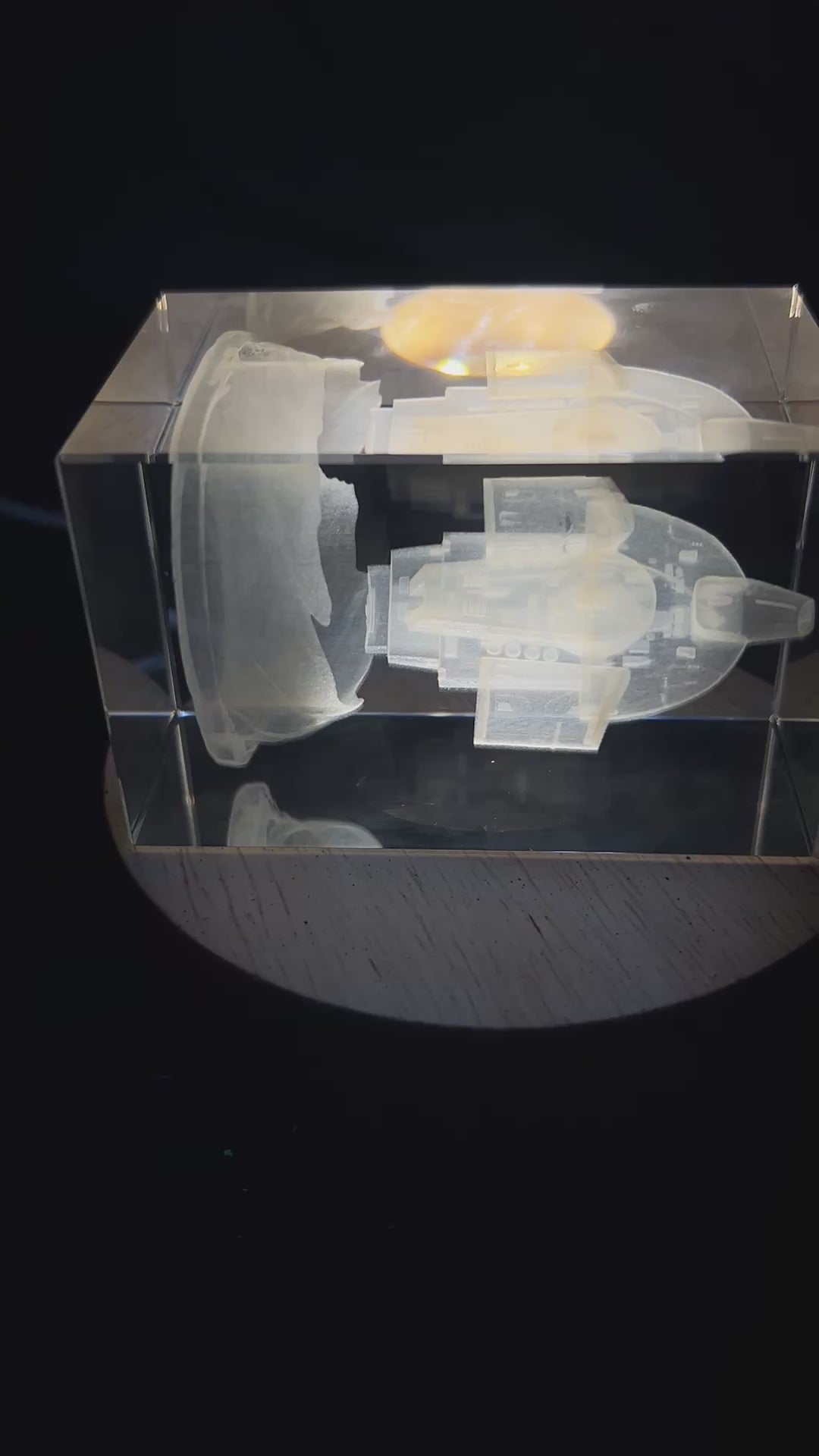 USS Defiant NX-74205 Vaisseau cryogénique lumineux